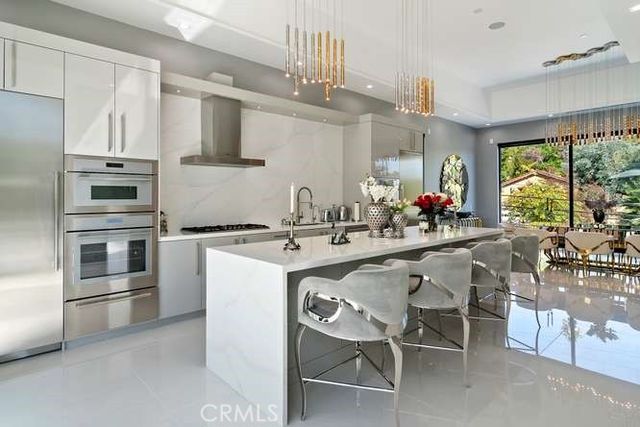 19546 Rosita Street, Tarzana, CA 91356