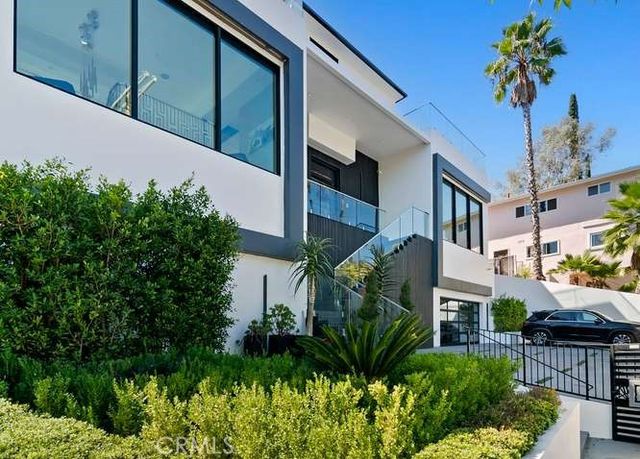 19546 Rosita Street, Tarzana, CA 91356