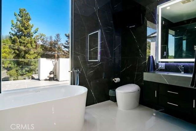 19546 Rosita Street, Tarzana, CA 91356
