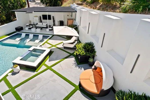 19546 Rosita Street, Tarzana, CA 91356