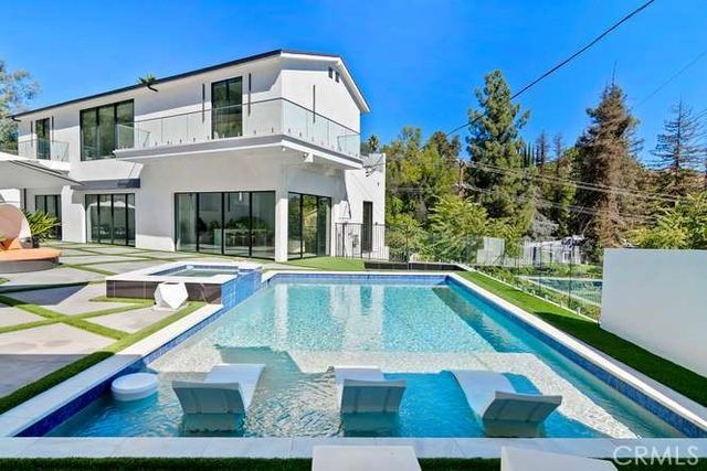 19546 Rosita Street, Tarzana, CA 91356