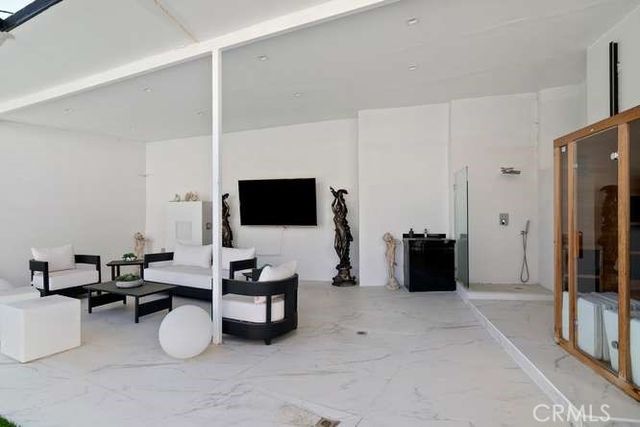 19546 Rosita Street, Tarzana, CA 91356
