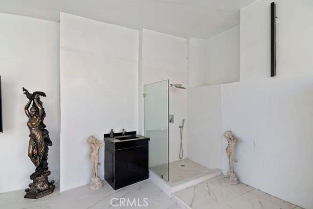 19546 Rosita Street, Tarzana, CA 91356