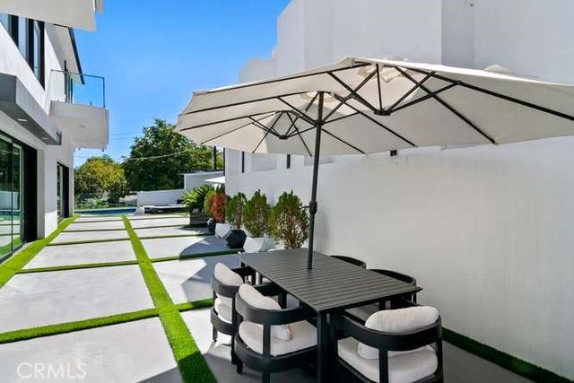19546 Rosita Street, Tarzana, CA 91356