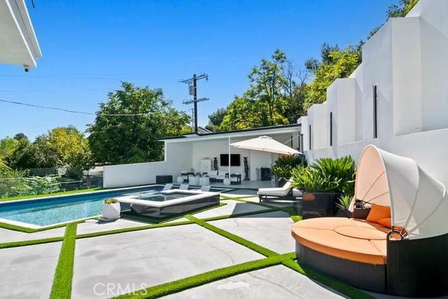 19546 Rosita Street, Tarzana, CA 91356