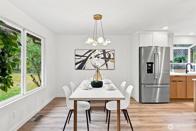 15919 82nd Place NE, Kenmore, WA 98028