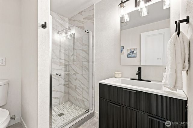 15919 82nd Place NE, Kenmore, WA 98028