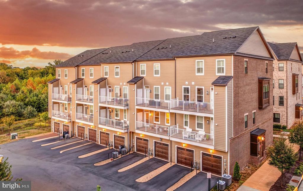 45116 ADMIRAL DR, Sterling, VA 20166