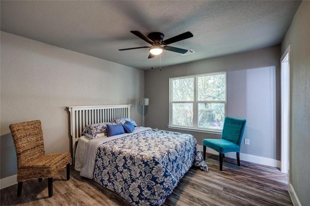 2321 Lakehurst DR, Austin, TX 78744