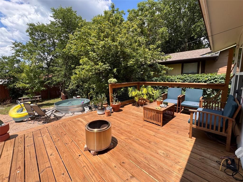 2321 Lakehurst DR, Austin, TX 78744