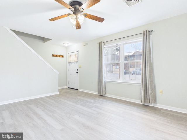 15 S CHESTNUT ST, Mechanicsburg, PA 17055