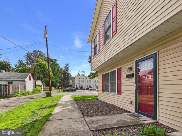 15 S CHESTNUT ST, Mechanicsburg, PA 17055