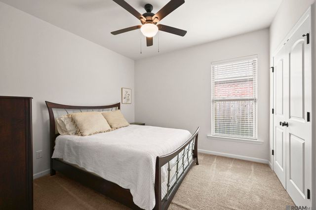 946 Deer Pass Dr, Baton Rouge, LA 70820