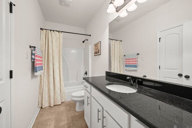 946 Deer Pass Dr, Baton Rouge, LA 70820