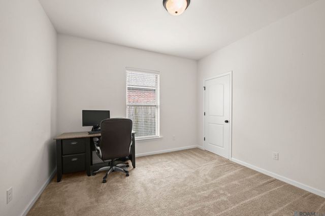 946 Deer Pass Dr, Baton Rouge, LA 70820