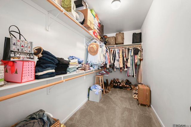 946 Deer Pass Dr, Baton Rouge, LA 70820