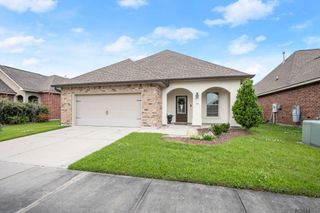 946 Deer Pass Dr, Baton Rouge, LA 70820