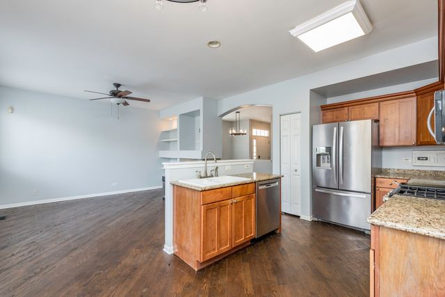 367 N Carlisle Court, Round Lake, IL 60073