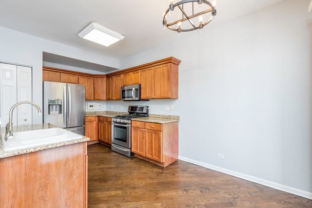 367 N Carlisle Court, Round Lake, IL 60073