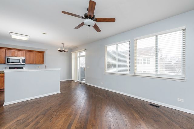 367 N Carlisle Court, Round Lake, IL 60073