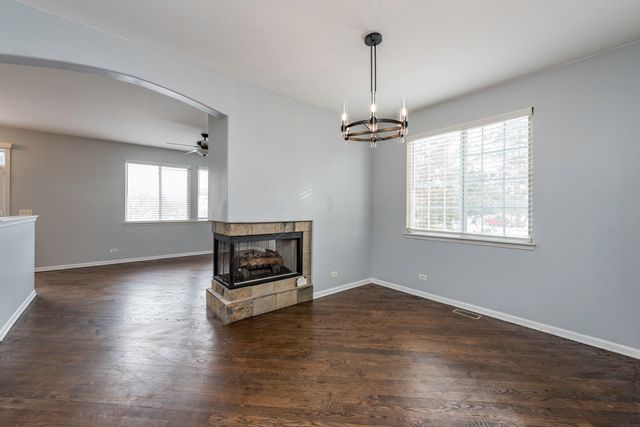 367 N Carlisle Court, Round Lake, IL 60073