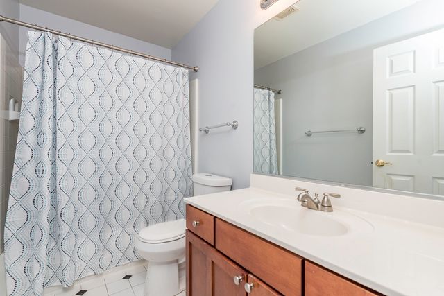 367 N Carlisle Court, Round Lake, IL 60073