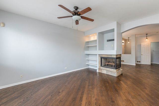 367 N Carlisle Court, Round Lake, IL 60073