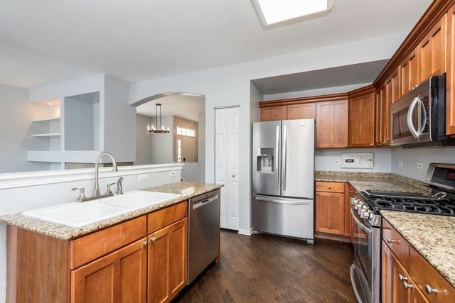 367 N Carlisle Court, Round Lake, IL 60073