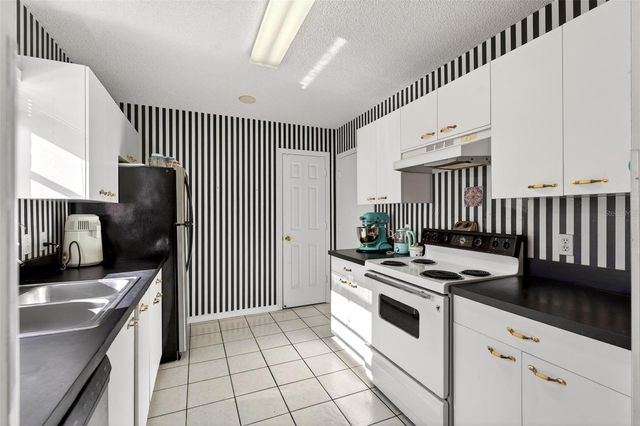 954 AVALON AVENUE, The Villages, FL 32159