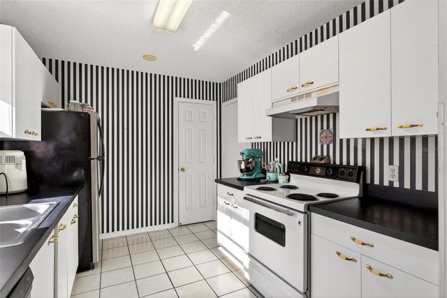 954 AVALON AVENUE, The Villages, FL 32159