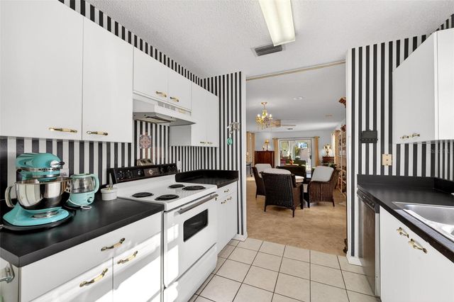 954 AVALON AVENUE, The Villages, FL 32159