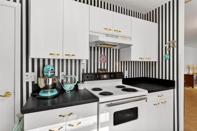 954 AVALON AVENUE, The Villages, FL 32159