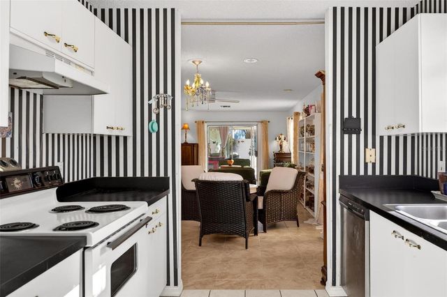 954 AVALON AVENUE, The Villages, FL 32159