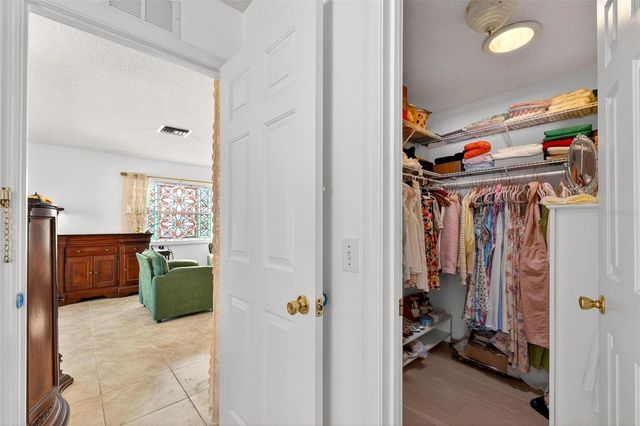 954 AVALON AVENUE, The Villages, FL 32159