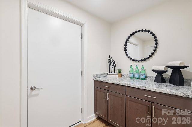 1239 Belgrave Place, Charlotte, NC 28203