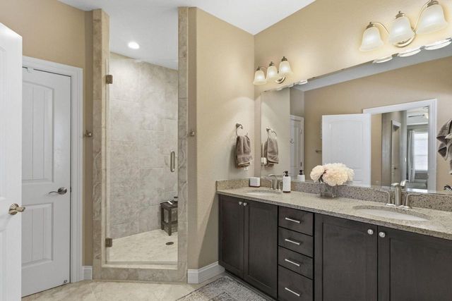 W47N863 Bobolink AVENUE, Cedarburg, WI 53012