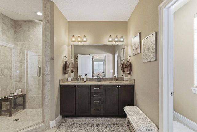 W47N863 Bobolink AVENUE, Cedarburg, WI 53012