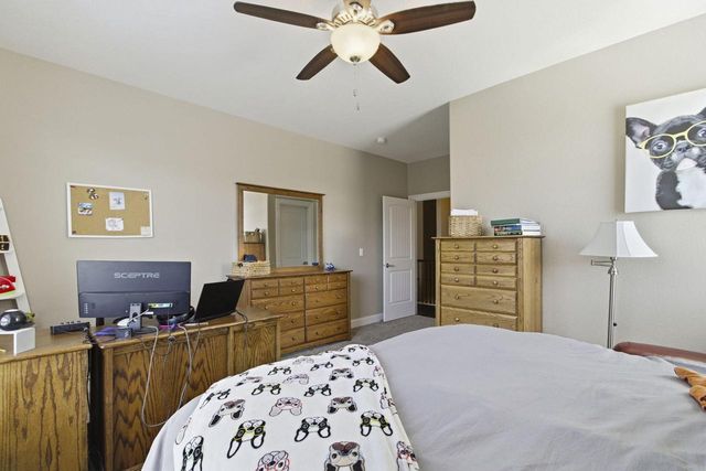 W47N863 Bobolink AVENUE, Cedarburg, WI 53012