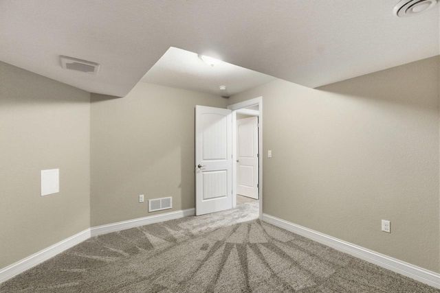 W47N863 Bobolink AVENUE, Cedarburg, WI 53012