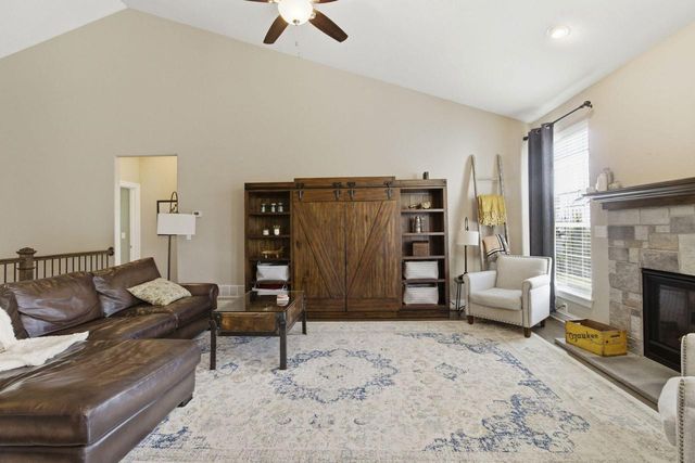 W47N863 Bobolink AVENUE, Cedarburg, WI 53012