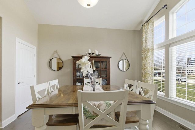 W47N863 Bobolink AVENUE, Cedarburg, WI 53012