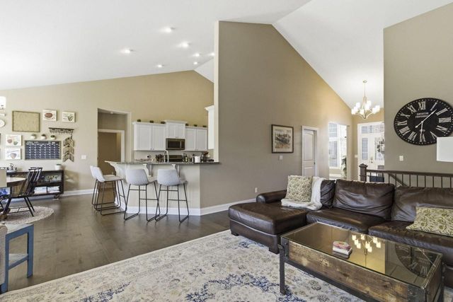 W47N863 Bobolink AVENUE, Cedarburg, WI 53012