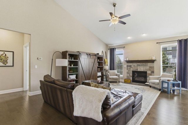 W47N863 Bobolink AVENUE, Cedarburg, WI 53012