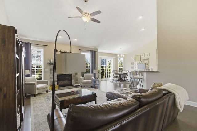 W47N863 Bobolink AVENUE, Cedarburg, WI 53012
