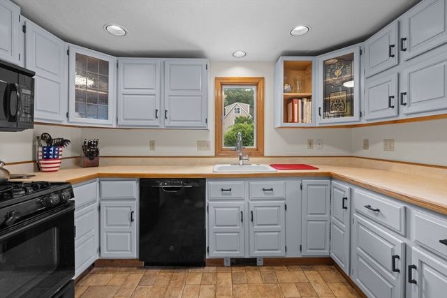 15 Walker Street, Westborough, MA 01581