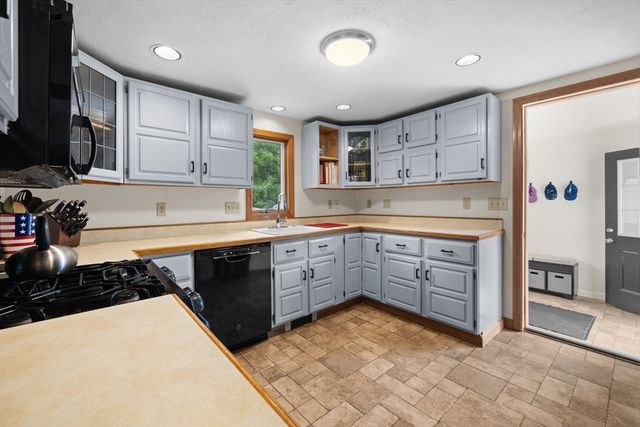 15 Walker Street, Westborough, MA 01581