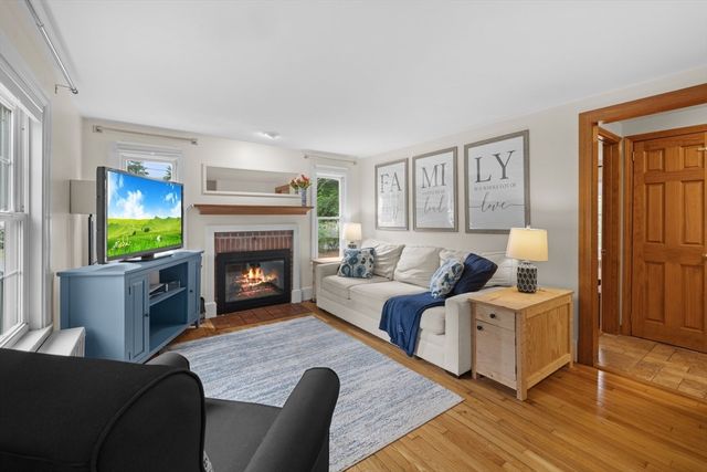 15 Walker Street, Westborough, MA 01581