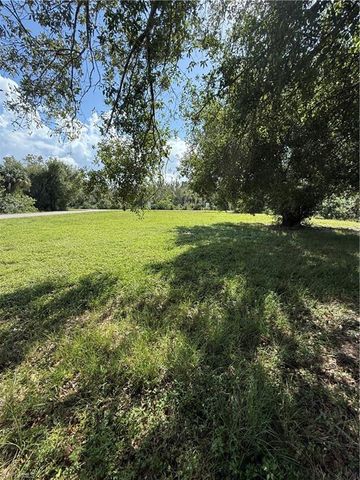 5915 Howard LN, Punta Gorda, FL 33950