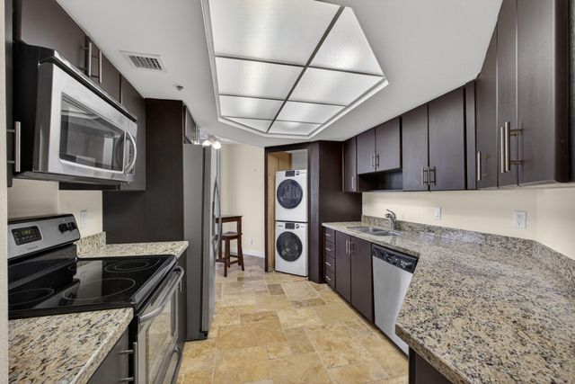 5200 N Ocean Drive 1004, Singer Island, FL 33404