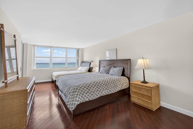 5200 N Ocean Drive 1004, Singer Island, FL 33404